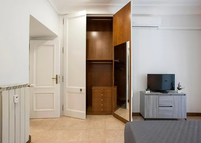 Apartment Appia Luxe - A Poche Fermate Del Centro Rom