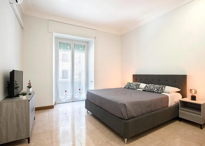 Appia Luxe - A Poche Fermate Del Centro Apartment *