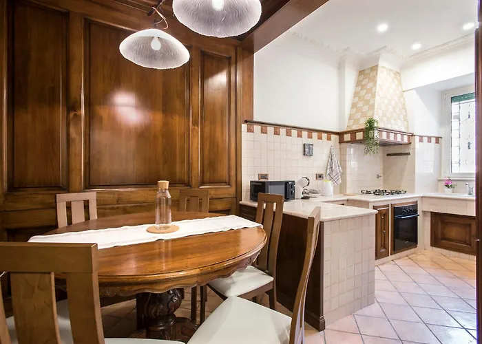 Appia Luxe - A Poche Fermate Del Centro Apartment