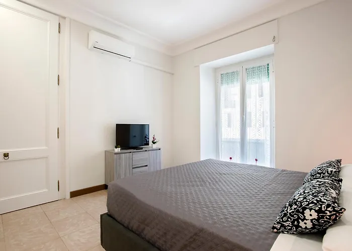 Appia Luxe - A Poche Fermate Del Centro Apartment