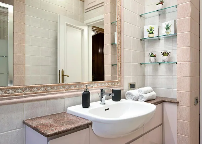 Appia Luxe - A Poche Fermate Del Centro Apartment Rom