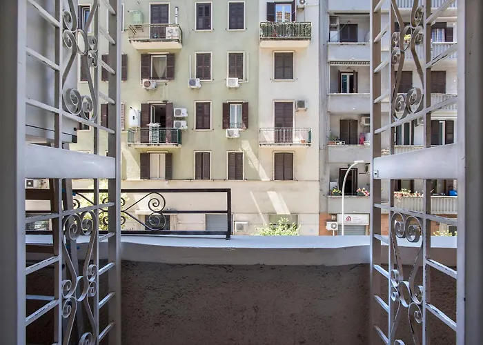 Appia Luxe - A Poche Fermate Del Centro Apartment